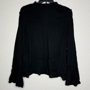 Carly Jean Los Angeles Black Long Sleeve Blouse Size Large